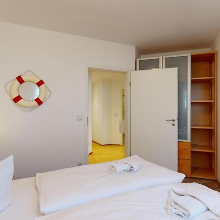Strandnahe Fewo Mit 2 Schlafzimmern Und Terrasse, Villa Am Kurpark, بينز المظهر الخارجي الصورة